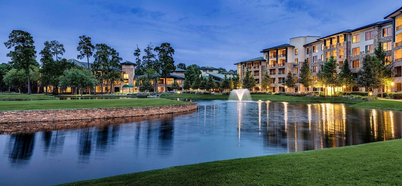 Resort Resort, Curio Collection By Hilton
