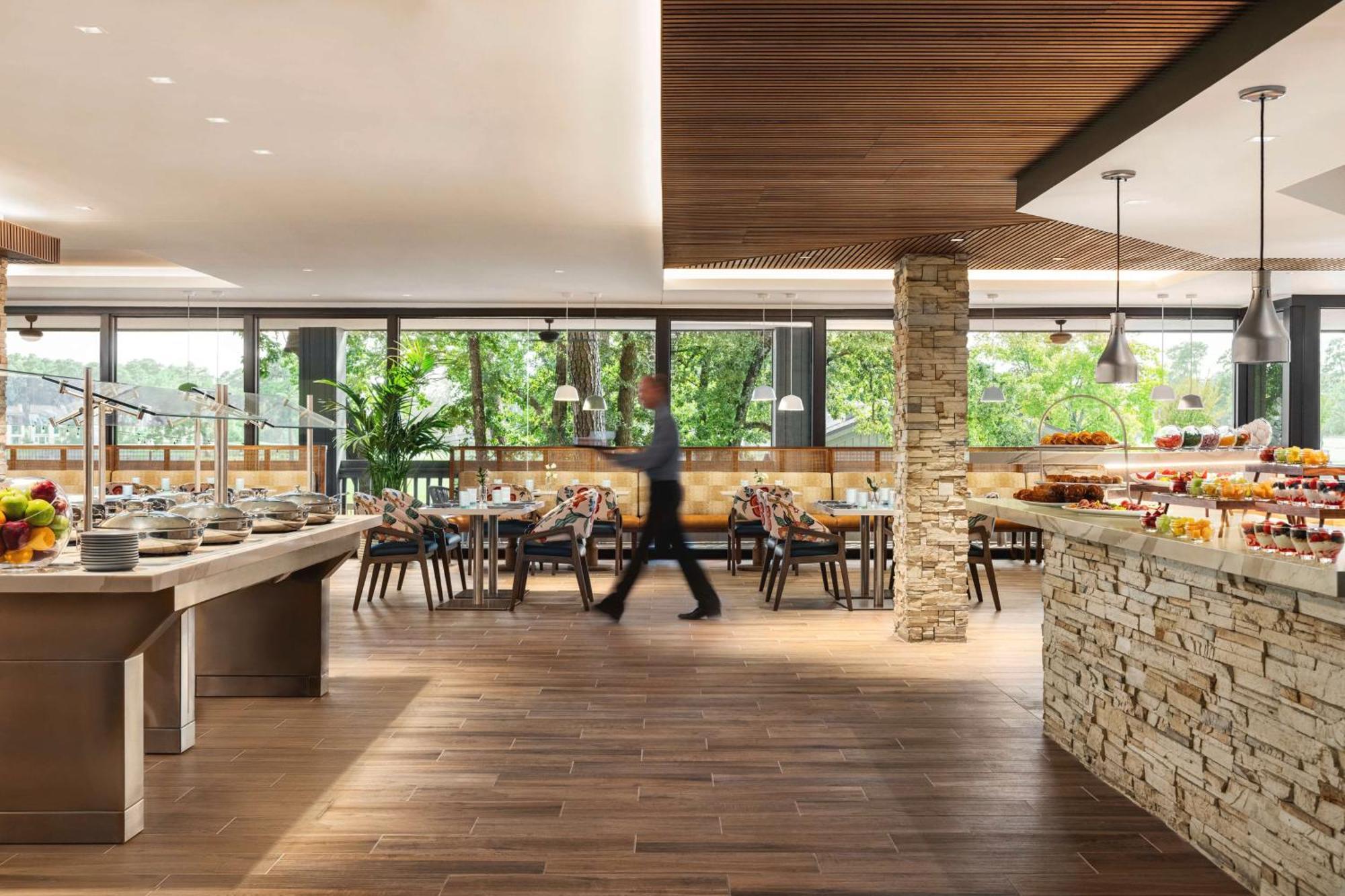 Resort Resort, Curio Collection By Hilton The Woodlands