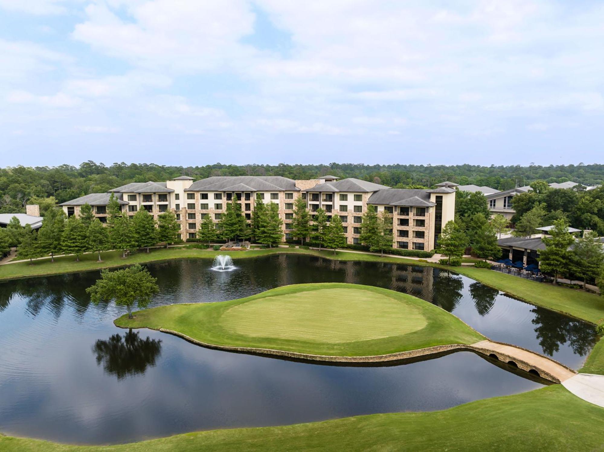 Resort Resort, Curio Collection By Hilton 4*